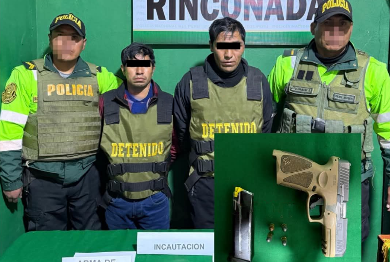Ananea | Policía frustra asalto armado y detiene a dos sujetos en operativo en la avenida Principal Ananea | Policía frustra asalto armado y detiene a dos sujetos en operativo en la avenida Principal