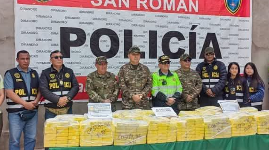 Juliaca | Desarticulan a “Los Llaneros del VRAEM” con cargamento de cocaína destinado a Bolivia Juliaca | Desarticulan a “Los Llaneros del VRAEM” con cargamento de cocaína destinado a Bolivia