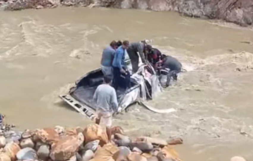 Sandia | Tragedia en Yanahuaya: menor fallece tras caída de camioneta en el río Tambopata Sandia | Tragedia en Yanahuaya: menor fallece tras caída de camioneta en el río Tambopata