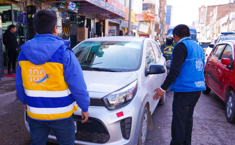 Juliaca | Intervienen vehículos y comerciantes por ocupación indebida de espacios públicos Juliaca | Intervienen vehículos y comerciantes por ocupación indebida de espacios públicos