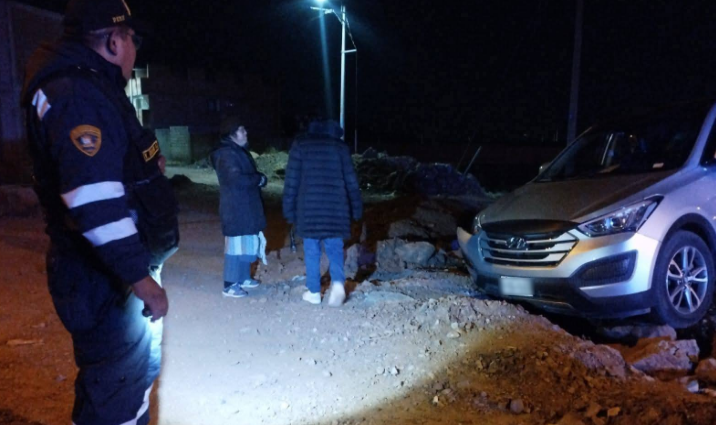Puno | Investigan causas de despiste y abandono de vehículo en la avenida Orgullo Aymara Puno | Investigan causas de despiste y abandono de vehículo en la avenida Orgullo Aymara