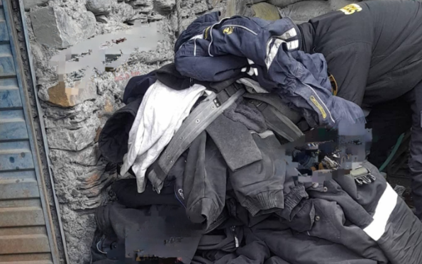 Ananea | Propietaria descubre que su casa fue ocupada y usada como almacén de indumentaria minera Ananea | Propietaria descubre que su casa fue ocupada y usada como almacén de indumentaria minera