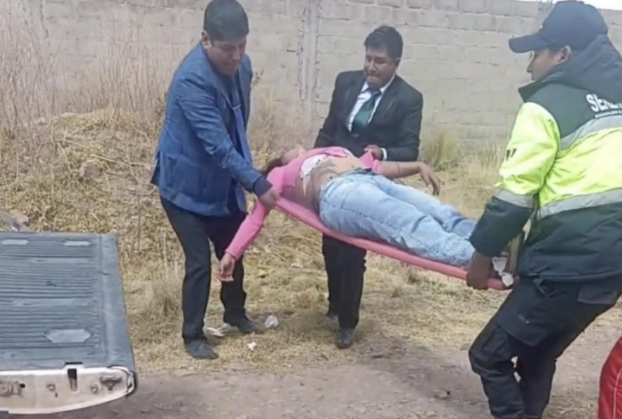 Juliaca | Mujer es auxiliada tras ser encontrada inconsciente en la salida Puno