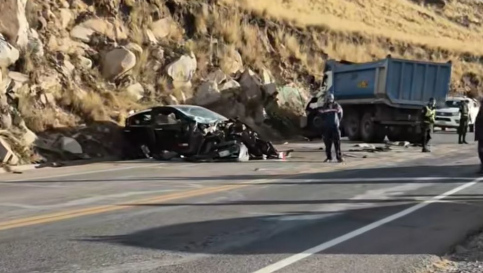 Lampa | Choque entre automóvil y volquete en Santa Lucía causa una víctima mortal y un lesionado Lampa | Choque entre automóvil y volquete en Santa Lucía causa una víctima mortal y un lesionado