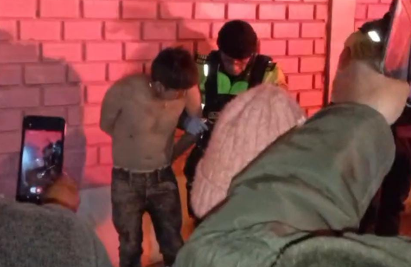Juliaca | Serenazgo y Policía intervienen a sujeto acusado de robo con arma de fuego