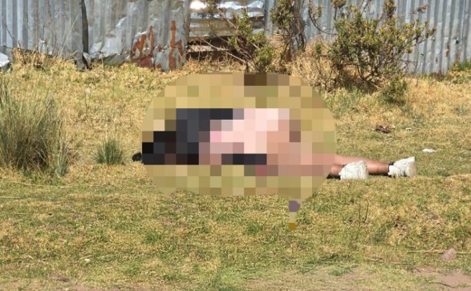 Puno | Vecinos alertan sobre fémina abandonada en la vía pública y recibe apoyo de Serenazgo en Jallihuaya