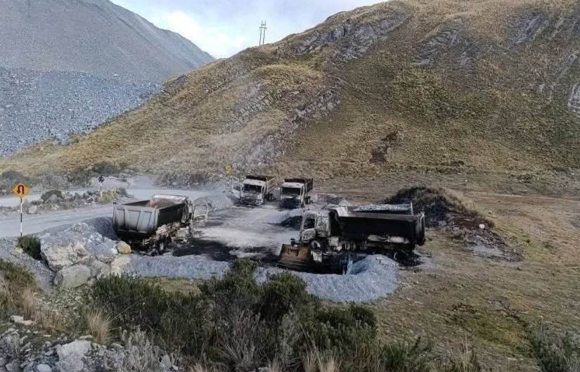 Perú  | Incendian vehículos y maquinaria vinculada a operaciones de Antamina