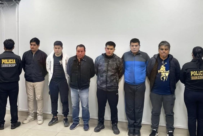 Perú | Seis efectivos policiales investigados por extorsión y presunto vínculo con organización “Los Fríos” Perú | Seis efectivos policiales investigados por extorsión y presunto vínculo con organización “Los Fríos”