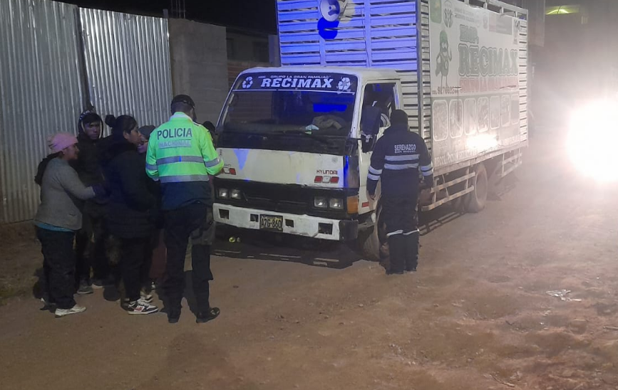 Juliaca | Incidente vehicular moviliza a serenos y policías en el Jr. Demetrio Umpiri