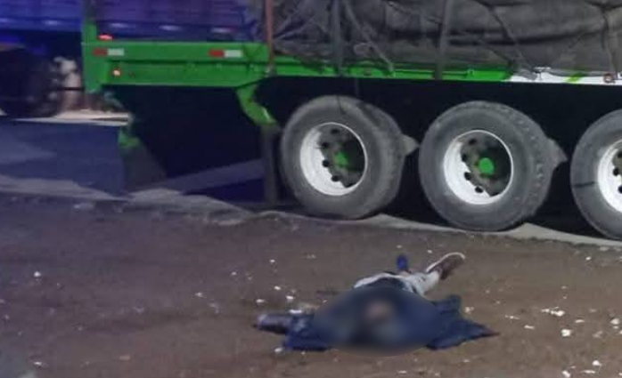 Desaguadero | Accidente en ingreso a Desaguadero cobra la vida de conductor de moto carga Desaguadero | Accidente en ingreso a Desaguadero cobra la vida de conductor de moto carga