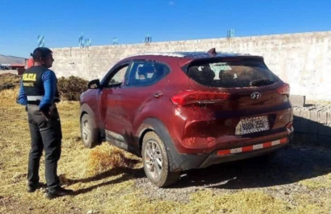 Juliaca | Hallan vehículo reportado como robado el 27 de agosto en la salida a Lampa Juliaca | Hallan vehículo reportado como robado el 27 de agosto en la salida a Lampa