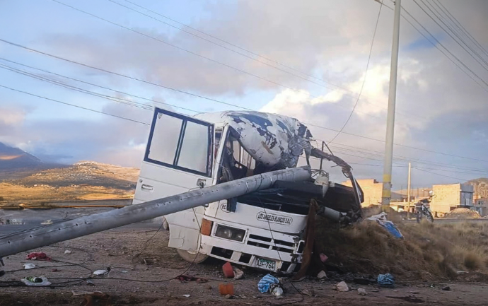 Yunguyo | Accidente en Villa Imicate deja heridos a dos ocupantes que regresaban de fiesta patronal Yunguyo | Accidente en Villa Imicate deja heridos a dos ocupantes que regresaban de fiesta patronal