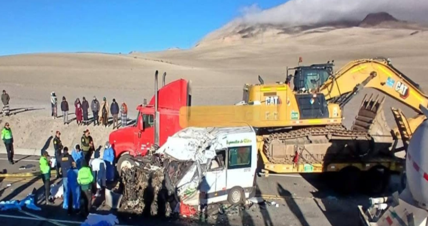 Moquegua–Puno | Miniván con músicos y dos camiones protagonizan fatal accidente con 13 fallecidos