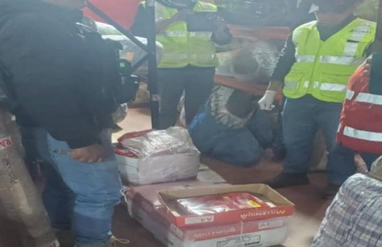 San Román | Decomisan cargamento de cocaína en terminal de Shalom: estaba oculto como hojas A4