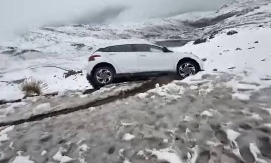 Carabaya | Nevada provoca que vehículo casi caiga a un abismo en la abra Achasiri, Coasa