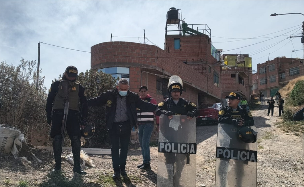 Puno | Allanan vivienda y detienen a tres mujeres en investigación por muerte de suboficial Puno | Allanan vivienda y detienen a tres mujeres en investigación por muerte de suboficial